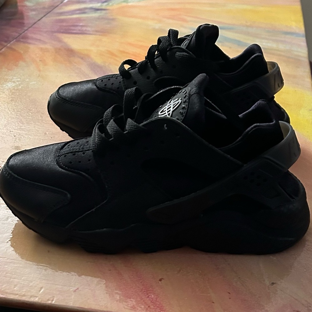 Nike Air Huarache Casual Shoes - Picture 13 of 14